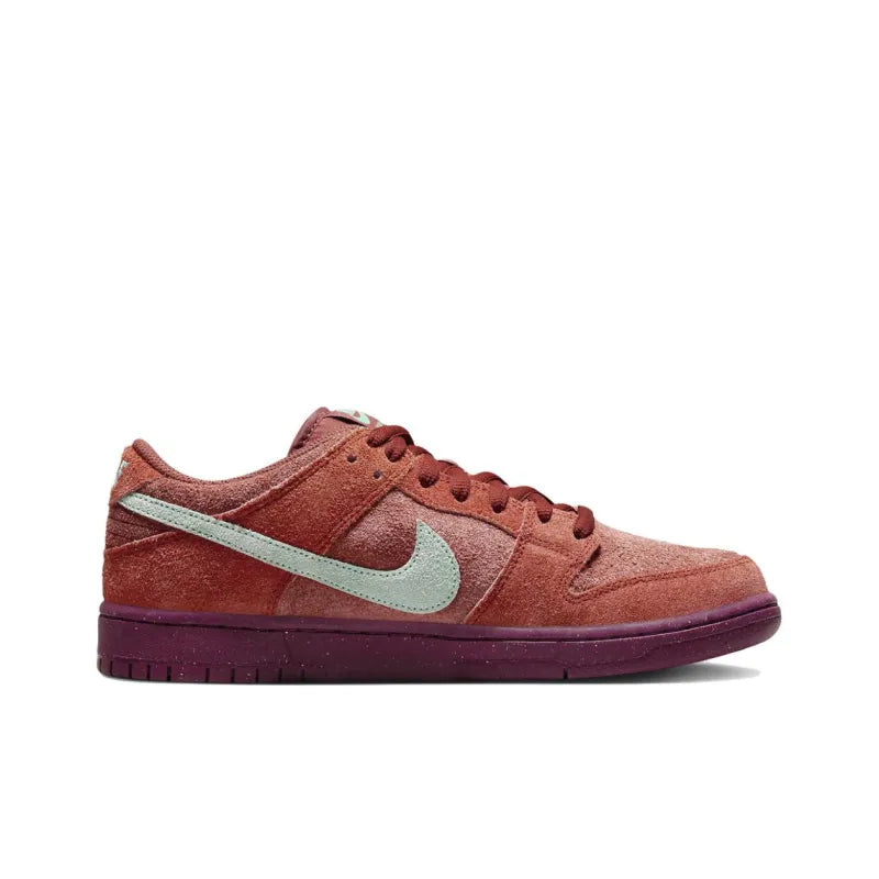 NIKE SB DUNK LOW 'MYSTIC RED ROSEWOOD'