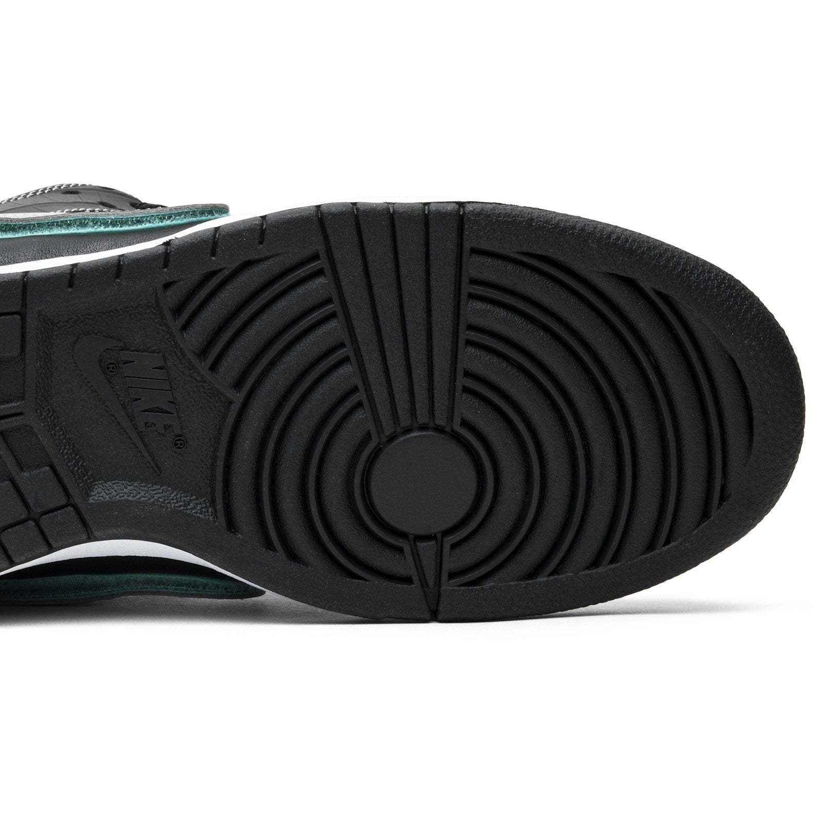NIKE SB DUNK LOW PRO ‘BLACK DIAMOND’